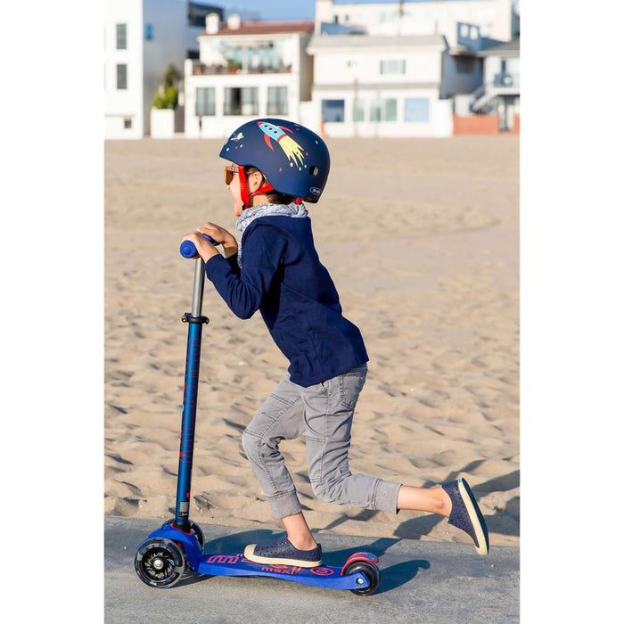 Micro Kickboard Maxi Deluxe LED Scooter