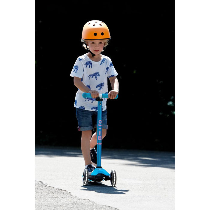 Micro Kickboard Maxi Deluxe LED Scooter