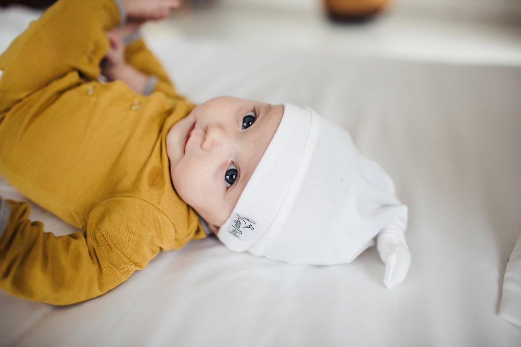 Copper Pearl Newborn Top Knot Hat - Dove