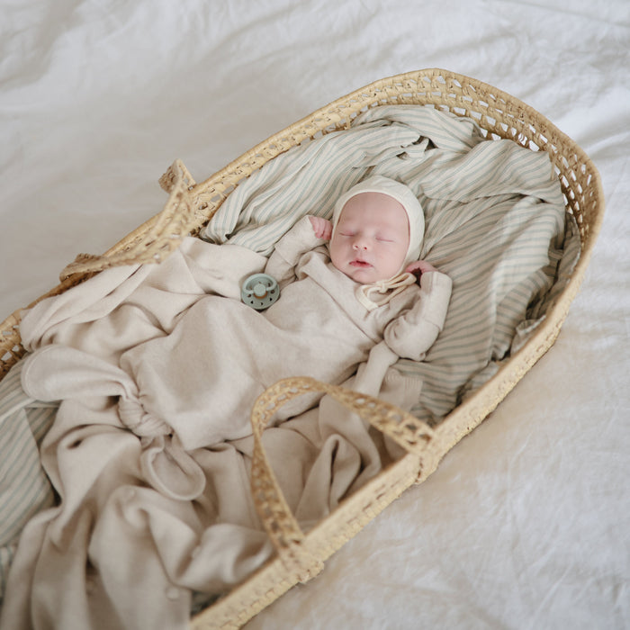 Mushie Ribbed Baby Bonnet