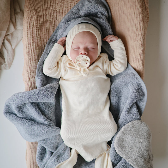 Mushie Ribbed Knotted Baby Gown